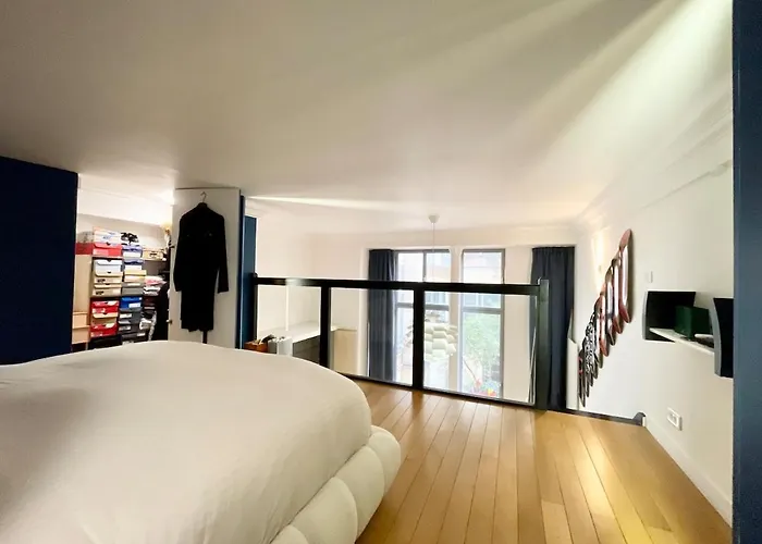 Design And Artistic Loft Marais Apartment